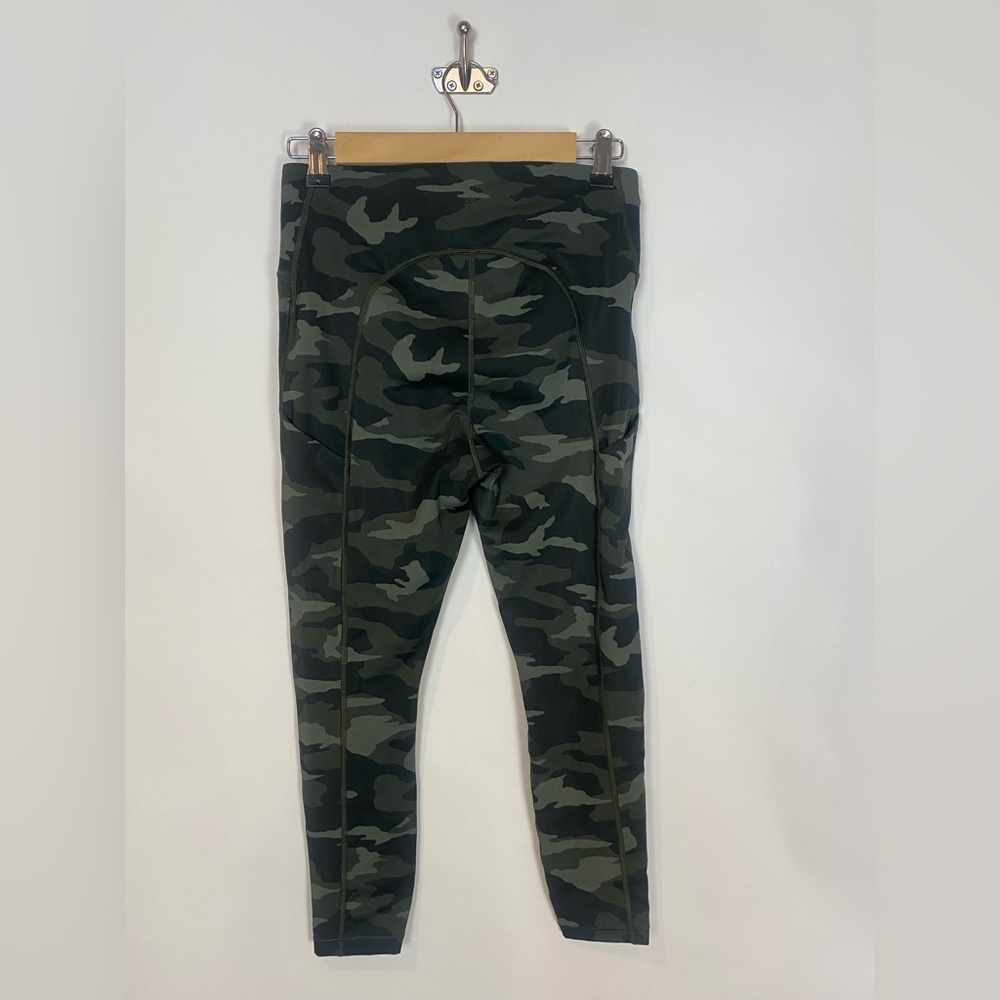 Athleta Ultimate Stash Pocket Camo 7/8 Size Small‎ - Picture 6 of 15